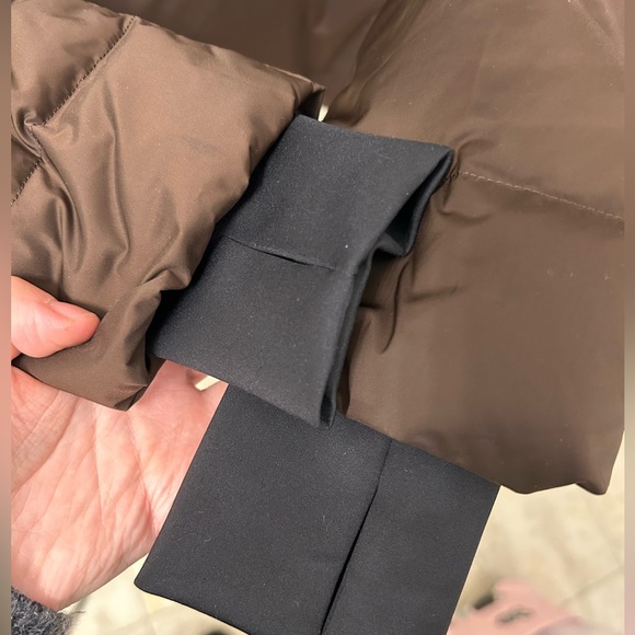 Worn once Theory Stand-Collar Puffer Coat size P - Picture 4 of 10